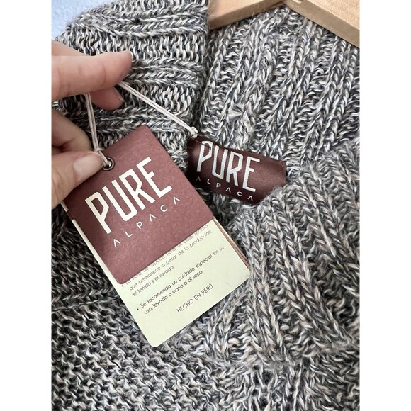 NWT Pure Alpaca Mia Cable Knit Womens Poncho Sweater Natural Minimalist Peru OS - Picture 3 of 14